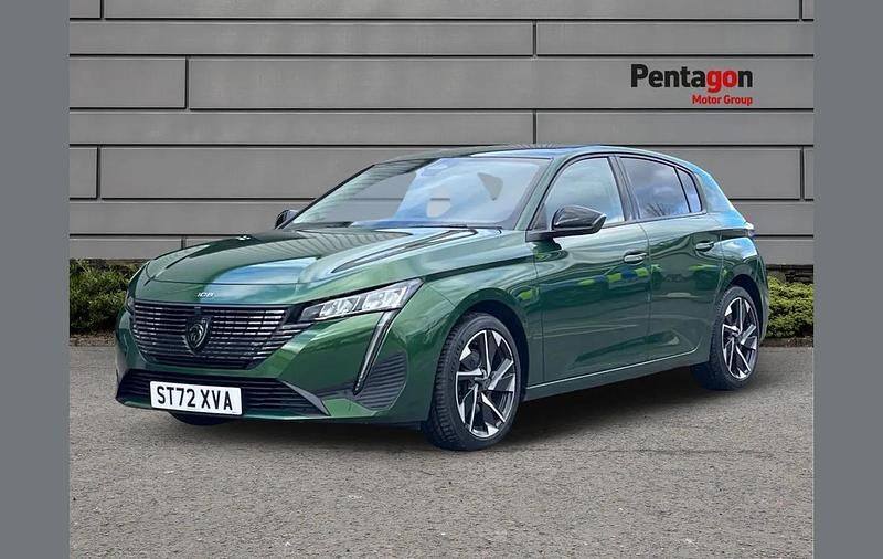 Used Peugeot 308 Allure Premium 128 HP (94 kW) 2023 Green Hatchback