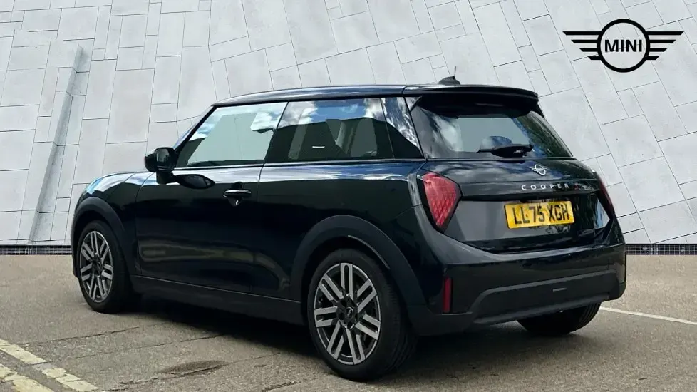 New Mini Cooper S Hatch 201 HP (147 kW) 2025 Black Hatchback
