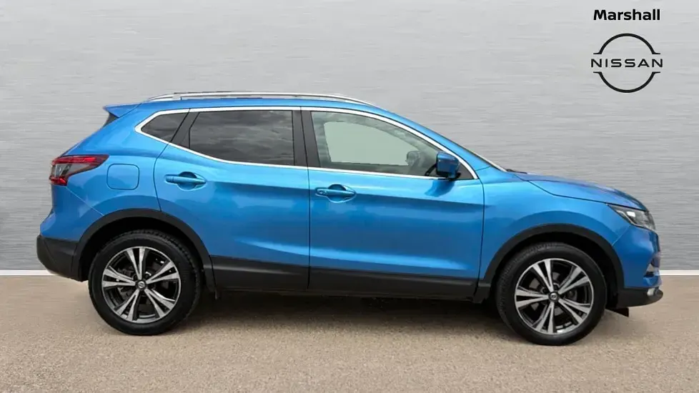 Used Nissan Qashqai N-Connecta 110 HP (80 kW) 2017 Blue SUV