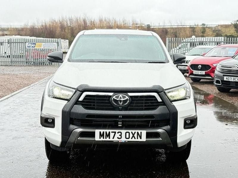 Used Toyota HiLux 204 HP (150 kW) 2023 White Pickup