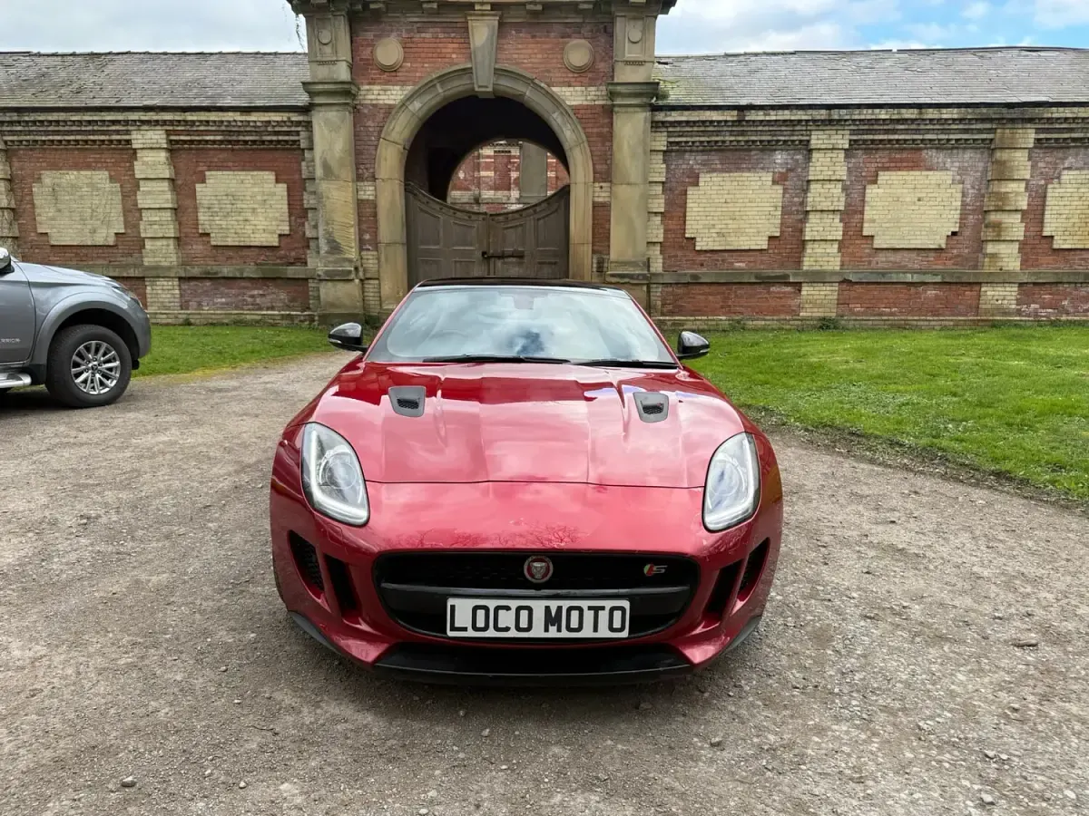 Used Jaguar F-Type Supercharged 380 HP (279 kW) 2016 Red Coupe