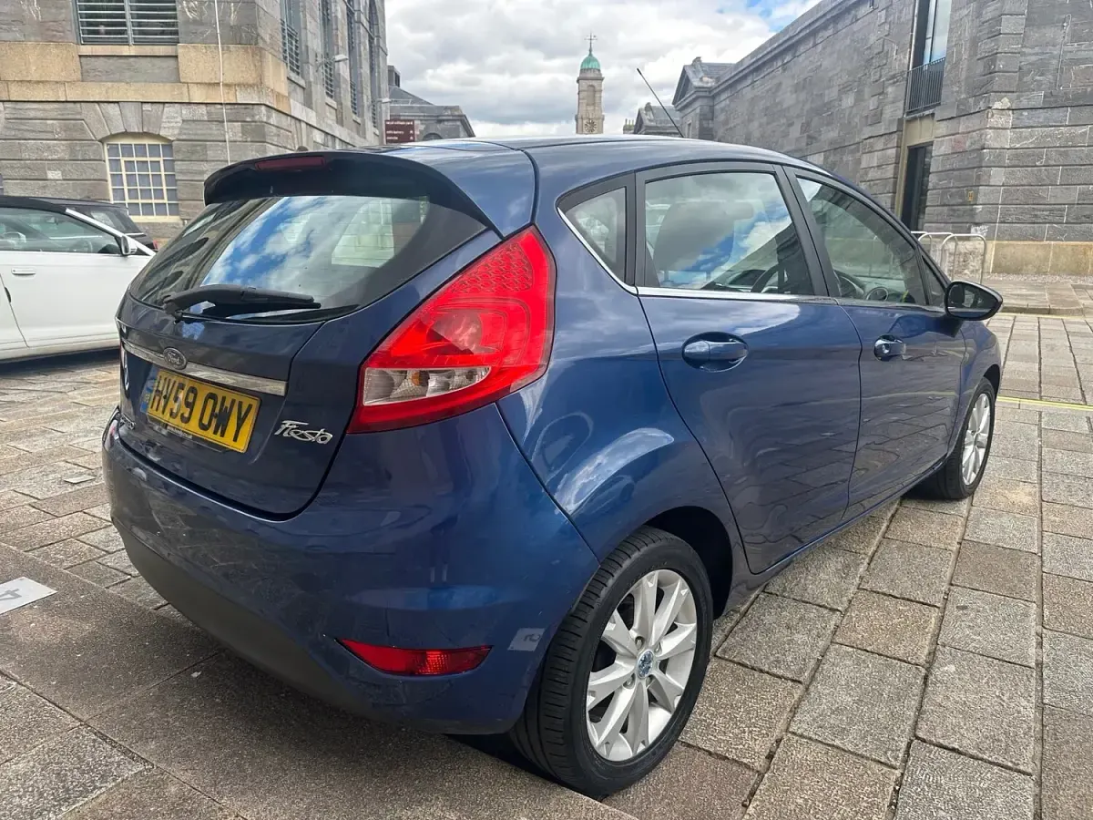 Used Ford Fiesta Zetec 82 HP (60 kW) 2009 Blue Hatchback