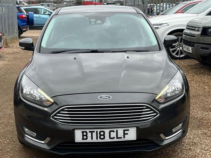 Used Ford Focus Titanium 125 HP (91 kW) 2018 Grey Hatchback
