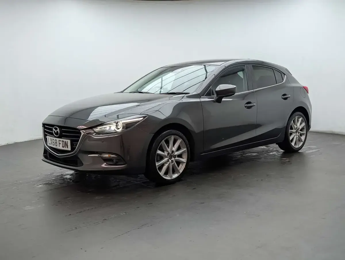 Used Mazda 3 Inclusive 120 HP (88 kW) 2018 Grey Hatchback