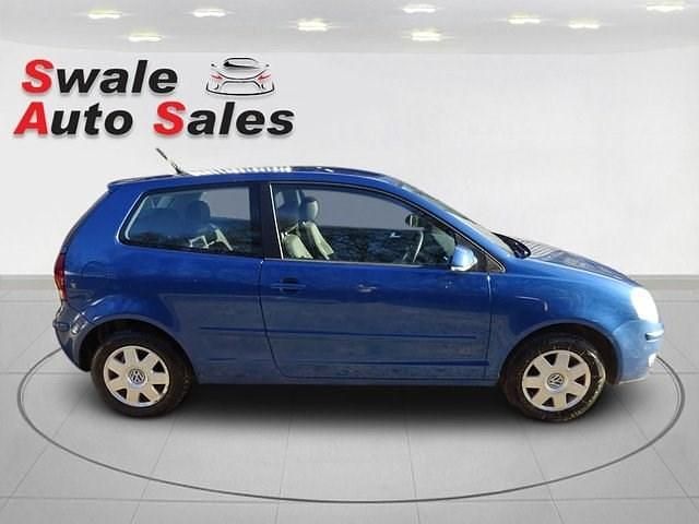 Begagnad VW Polo S 55 HK (40 kW) 2006 Blå Halvkombi