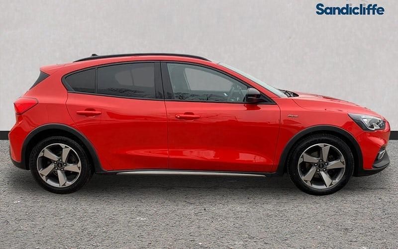 Used Ford Focus Active 125 HP (91 kW) 2021 Red Hatchback