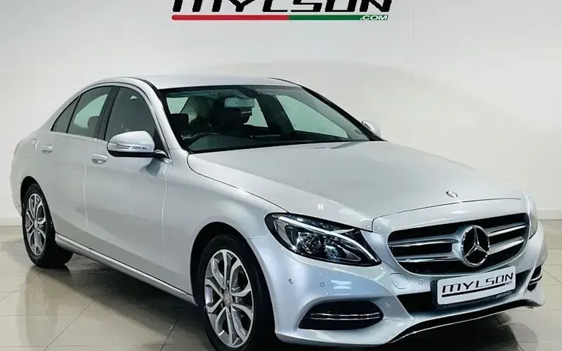 Used Mercedes C200 184 HP (135 kW) 2015 Sedan
