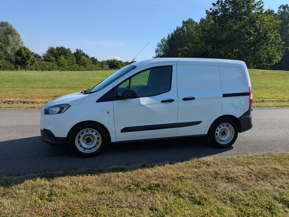Used Ford Transit 75 HP (55 kW) 2023 White Van