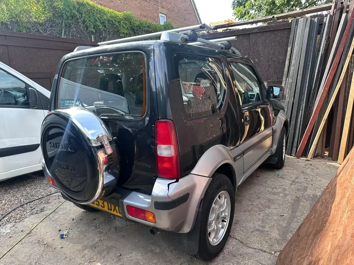 Used Suzuki Jimny 80 HP (58 kW) 2003 Black SUV