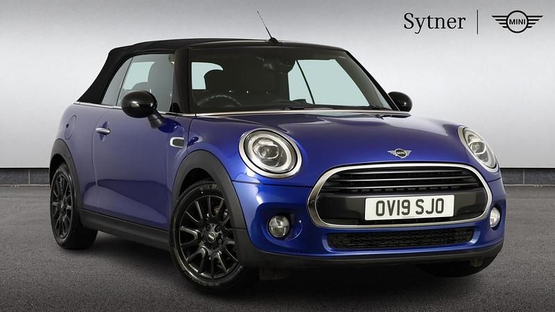 Used Mini Cooper Classic 134 HP (98 kW) 2019 Blue Hatchback