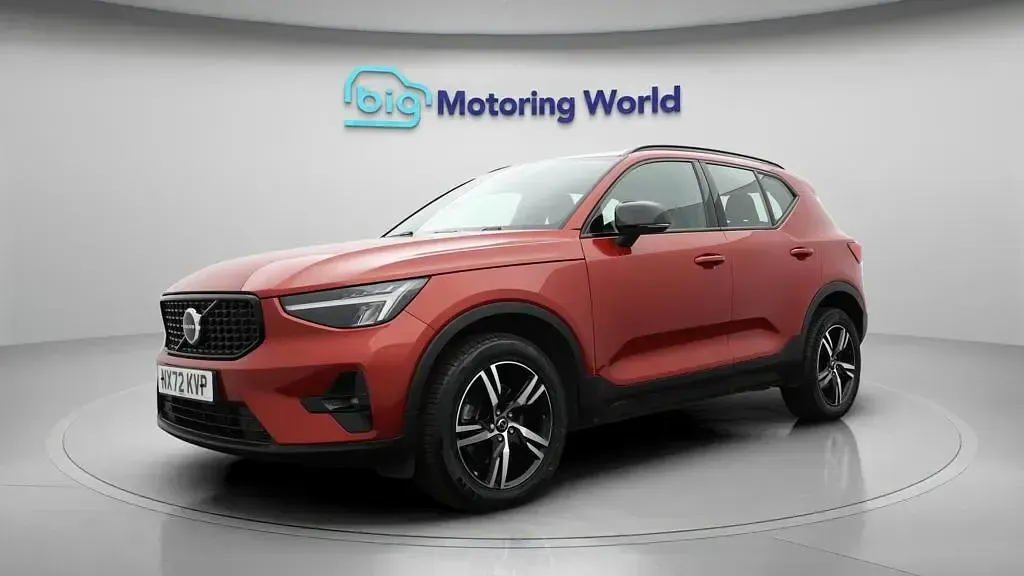 Used Volvo XC40 Plus 197 HP (144 kW) 2022 Red SUV
