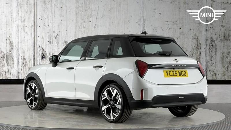 Usado Mini Cooper Hatch 113 kW (154 HP) 2025 Branco Citadino