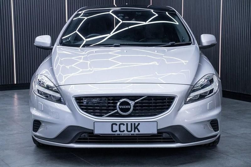 Used Volvo V40 R-Design 152 HP (111 kW) 2018 Silver Hatchback