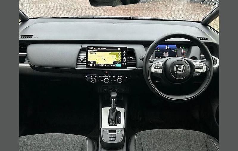 Used Honda Jazz Advance 122 HP (89 kW) 2025 Premium sunlight white Hatchback