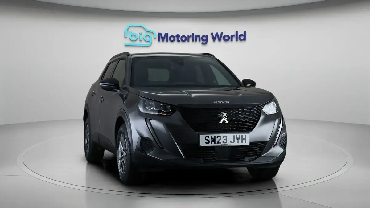Used Peugeot 2008 Active+ 101 HP (74 kW) 2023 Grey SUV