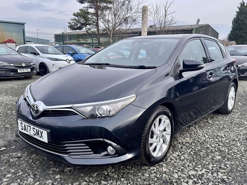 Used Toyota Auris Business Edition 2017 Black Hatchback