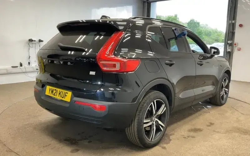 Used Volvo XC40 R-Design 211 HP (155 kW) 2021 Black SUV