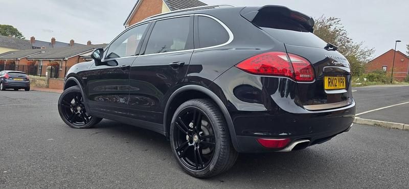 Black Used 2012 Porsche Cayenne S E-Hybrid SUV | £11,499 - Image 1/4
