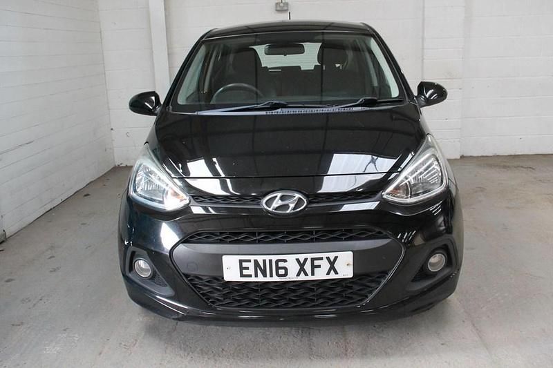 Used Hyundai i10 SE 87 HP (63 kW) 2016 Black Hatchback