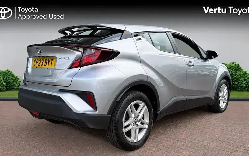 Used Toyota C-HR 122 HP (89 kW) 2023 Silver SUV