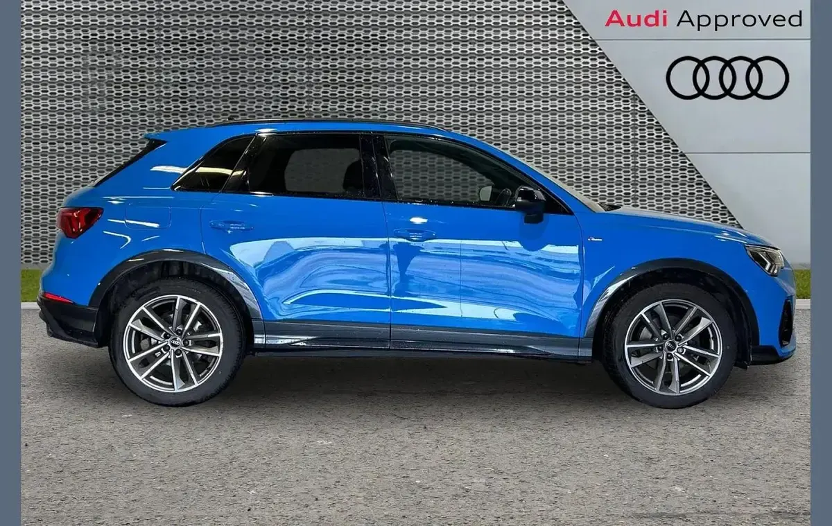 Used Audi Q3 Black Edition 150 HP (110 kW) 2022 Blue SUV