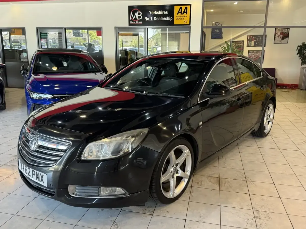 Używany Vauxhall Insignia SRi 160 KM (117 kW) 2012 Czarny Hatchback