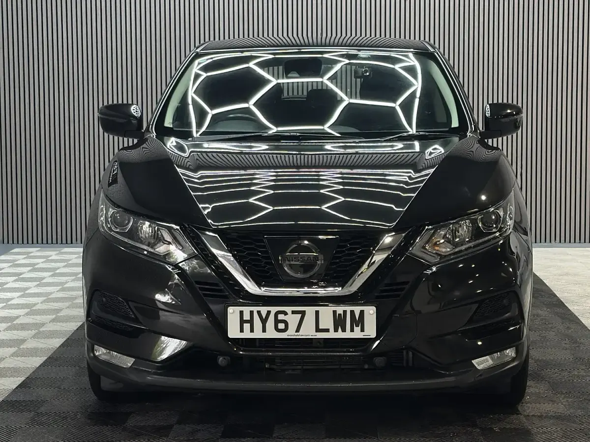 Used Nissan Qashqai Acenta 115 HP (84 kW) 2017 Black SUV
