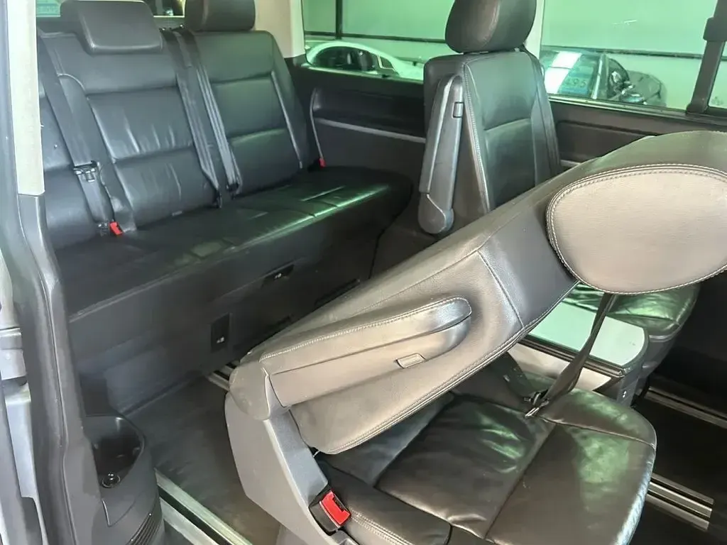 Used VW Caravelle Executive 180 HP (132 kW) 2014 Silver Van