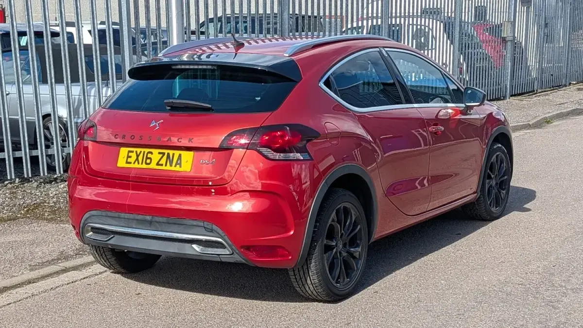 Used DS Automobiles DS4 120 HP (88 kW) 2016 Orange Hatchback
