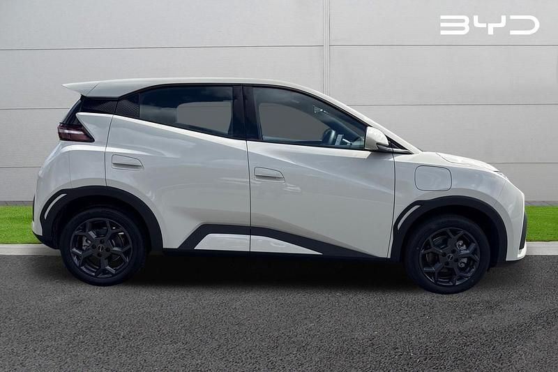 New BYD Dolphin Boost 85 kW (116 HP) 2025 White Hatchback
