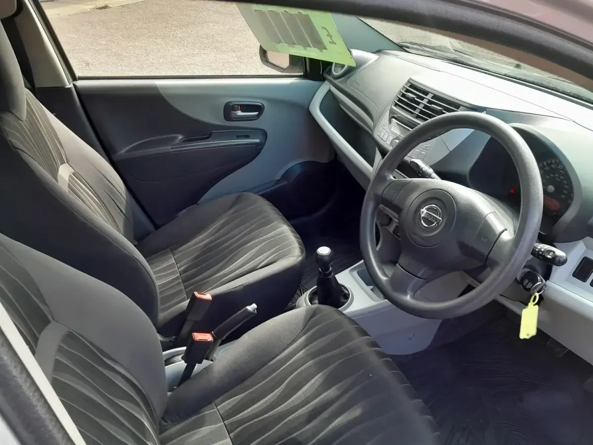 Used Nissan Pixo N-TEC 68 HP (50 kW) 2010 Silver Hatchback