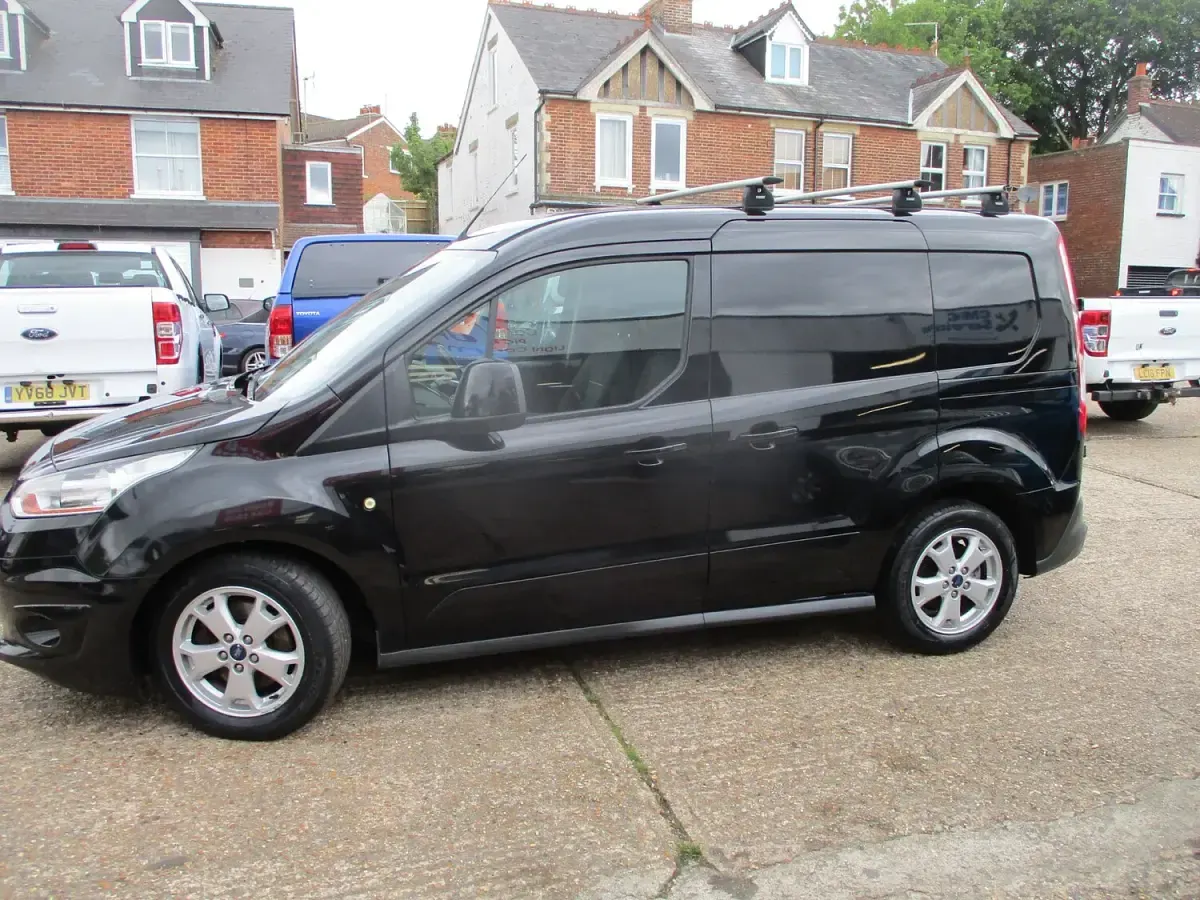 Used Ford Transit Connect Limited 115 HP (84 kW) 2015 Black MPV