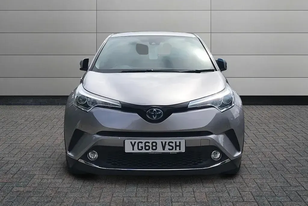 Second-hand Toyota C-HR Design 122 CP (89 kW) 2019 Argintiu SUV