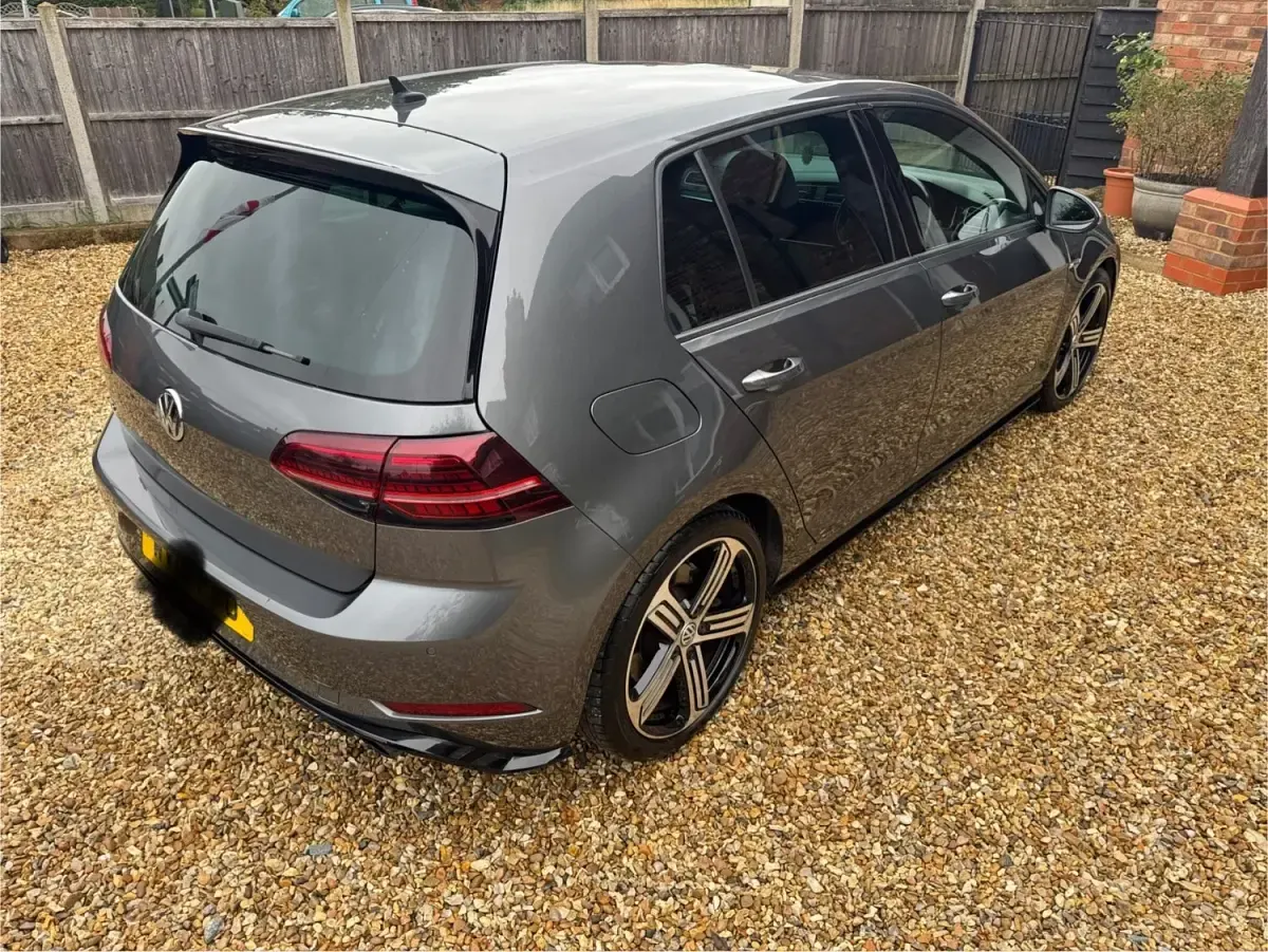 Second-hand VW Golf VII R 307 CP (225 kW) 2018 Gri Hatchback