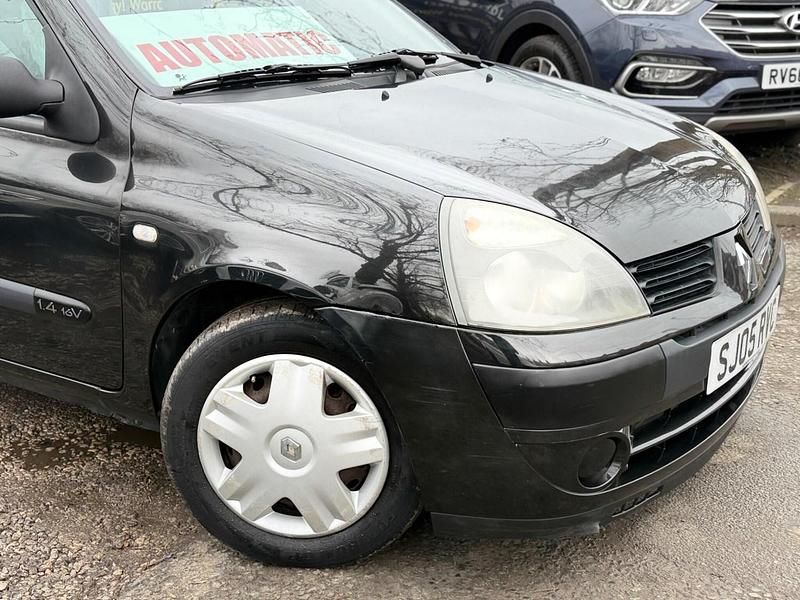 Used Renault Clio II Expression 2005 Black Hatchback