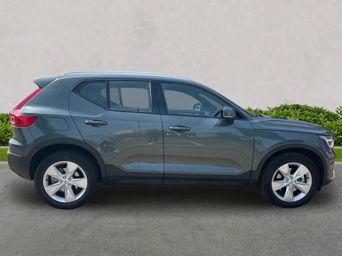 New Volvo XC40 Core 163 HP (119 kW) 2026 SUV