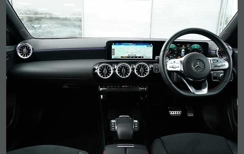 Used Mercedes A180 AMG Line Premium 134 HP (98 kW) 2023 White Sedan