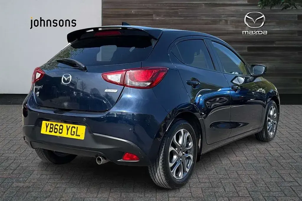 Usado Mazda 2 Inclusive 88 HP (64 kW) 2018 Azul Citadino