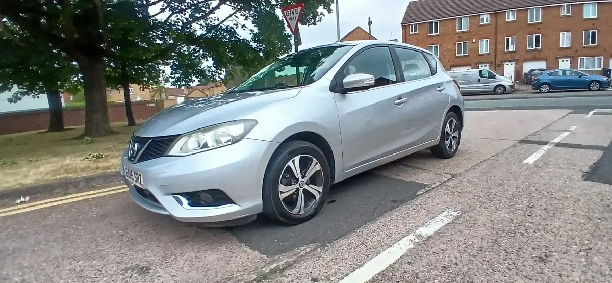 Used Nissan Pulsar Acenta 115 HP (84 kW) 2015 Silver Hatchback