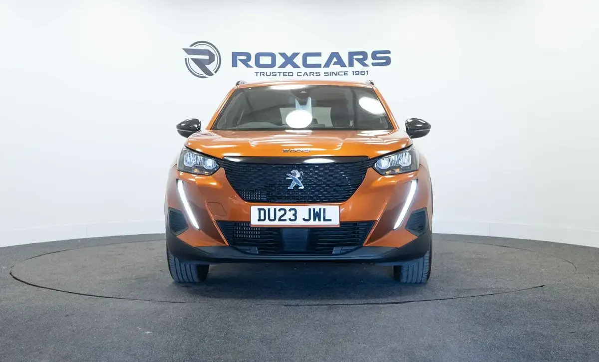 Used Peugeot 2008 Active+ 100 HP (73 kW) 2023 Orange SUV