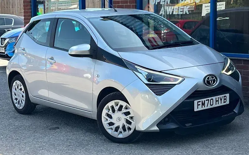 Used Toyota Aygo X-play 72 HP (52 kW) 2020 Hatchback