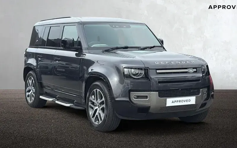 Used Land Rover Defender HSE Dynamic 300 HP (220 kW) 2024 SUV