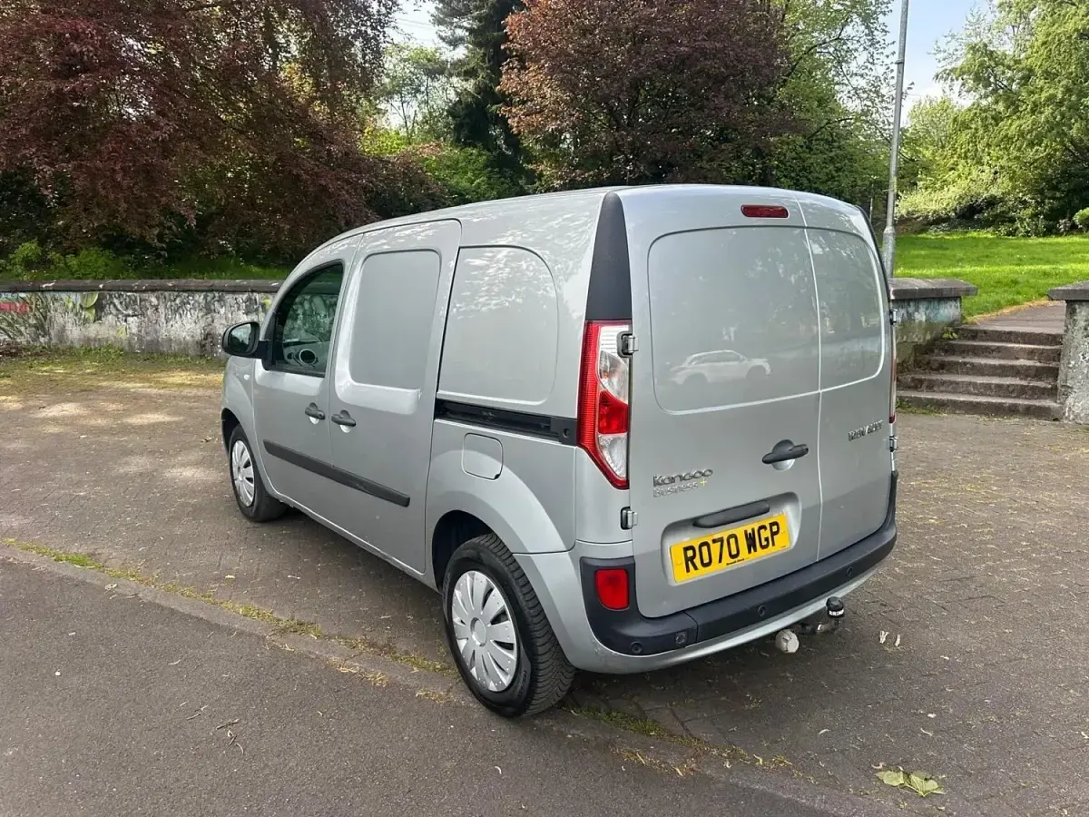 Begagnad Renault Kangoo Business 2020 Grå Minibuss