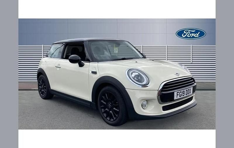 Used Mini Cooper Classic 136 HP (100 kW) 2019 White Hatchback