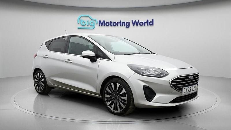 Usado Ford Fiesta Titanium X 125 HP (91 kW) 2023 Prateado Citadino