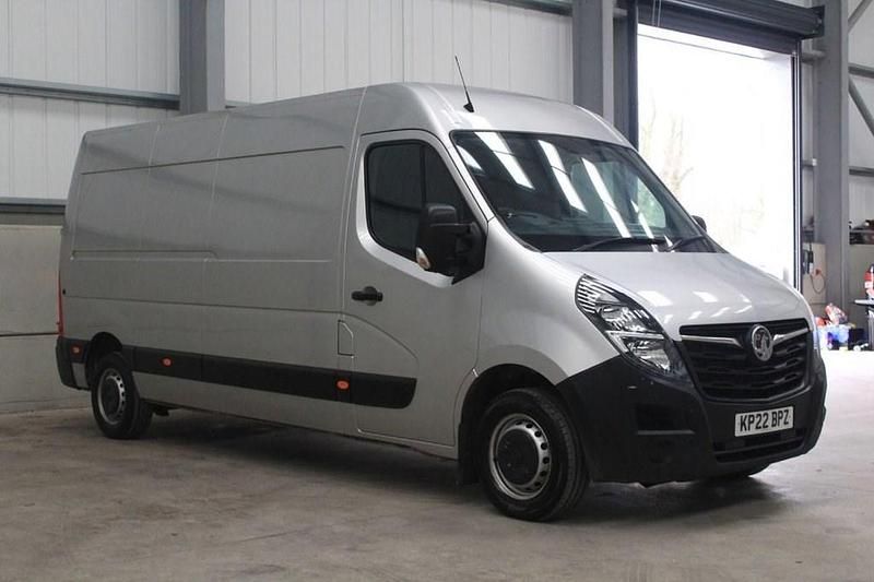 Used Vauxhall Movano Edition 135 HP (99 kW) 2022 Silver