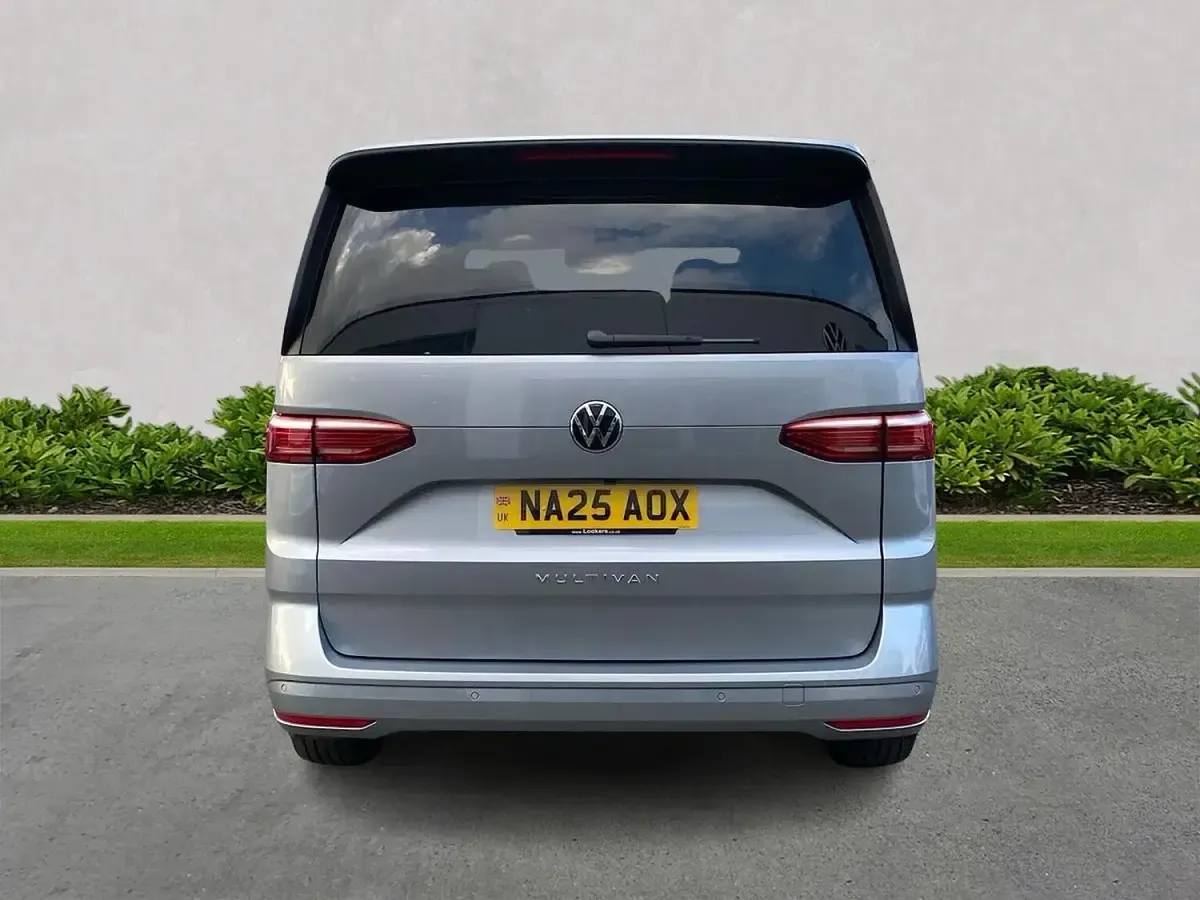 Used VW Multivan Life 150 HP (110 kW) 2025 Silver MPV
