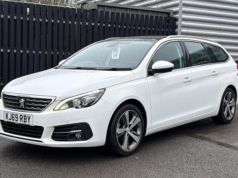 Used Peugeot 308 SW Allure 129 HP (94 kW) 2020 White Estate