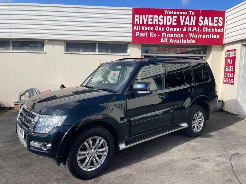 Used Mitsubishi Shogun 187 HP (137 kW) 2018 Green SUV