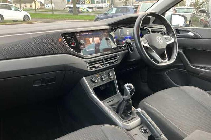 Used VW Polo Life 95 HP (69 kW) 2022 Silver Hatchback